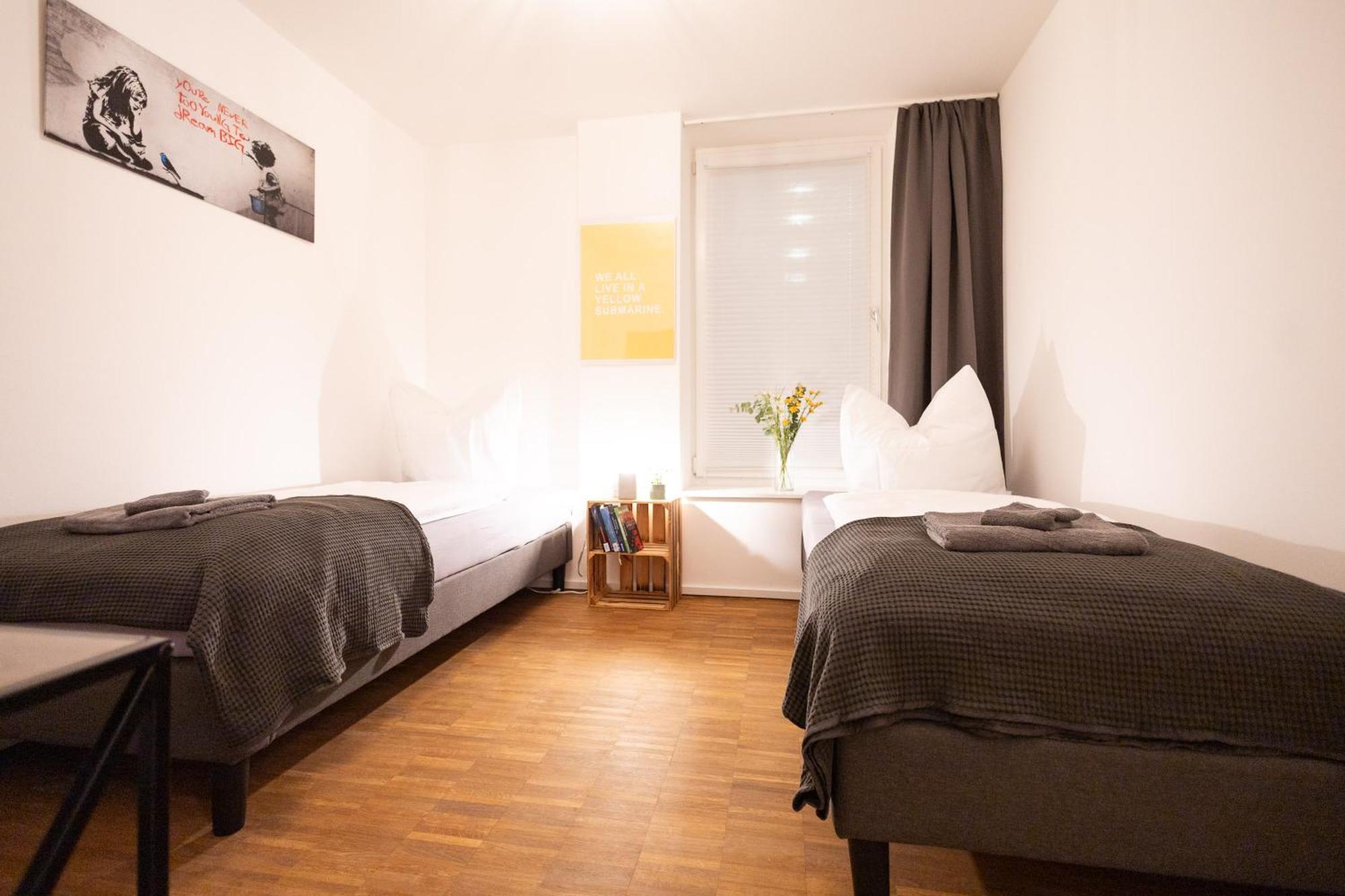 Ko-Living - Yellow Submarine Suite - Altstadt - Kueche - 2 Sz - Getrennte Betten - Bis 7 Gaeste Halle  外观 照片